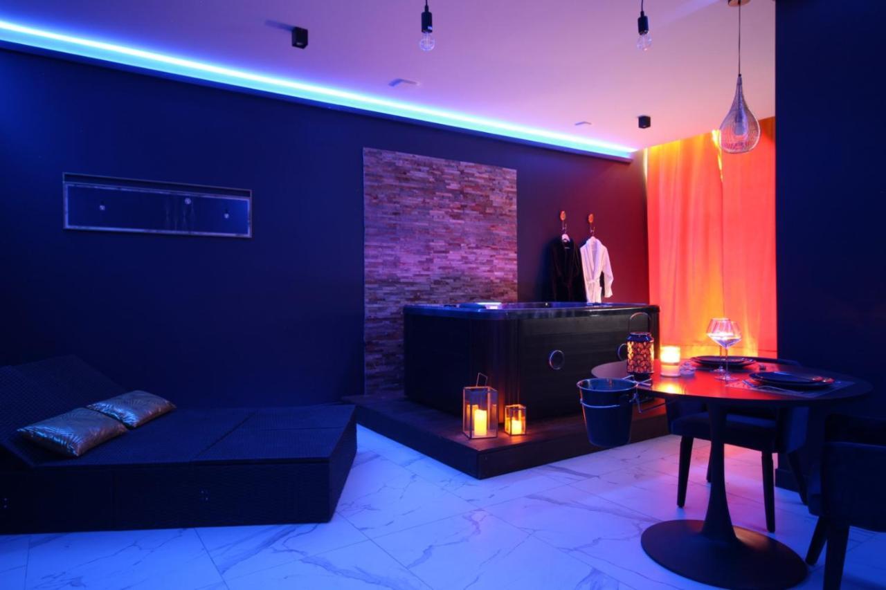 Le Breuil  Suite Blue Jacuzzi المظهر الخارجي الصورة
