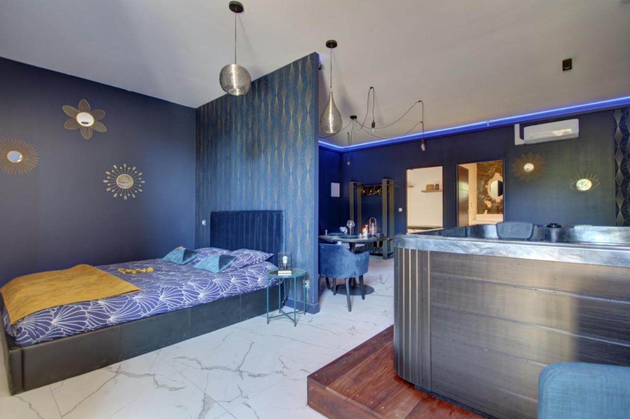 Le Breuil  Suite Blue Jacuzzi المظهر الخارجي الصورة